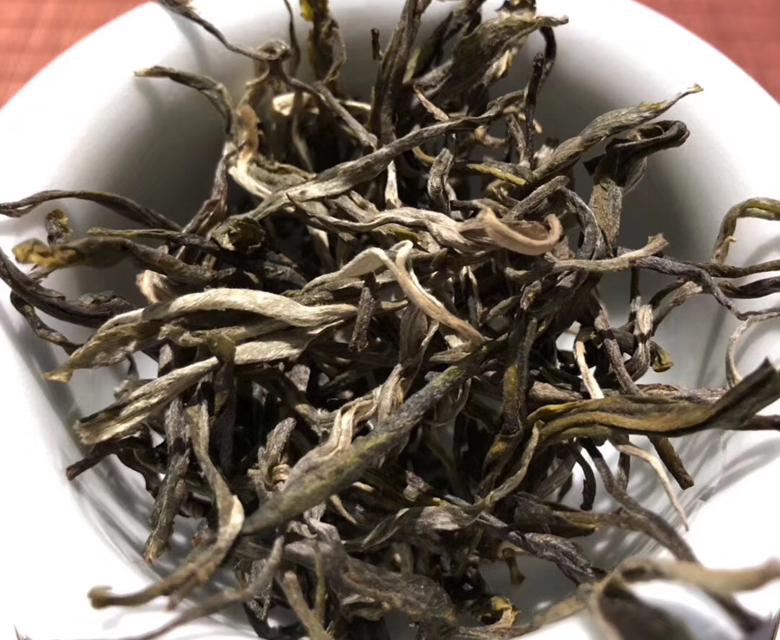 中吉號老班章普洱茶